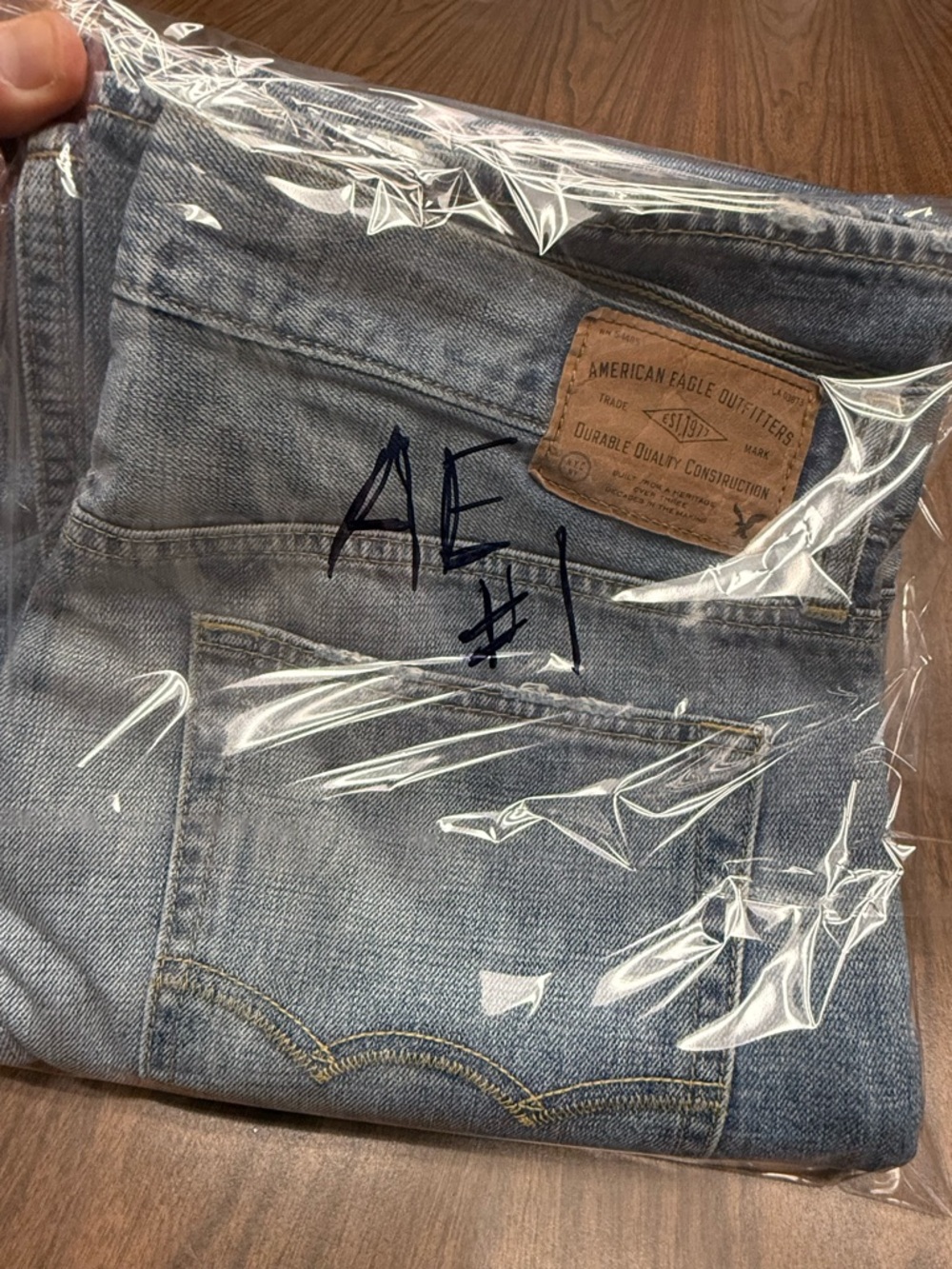 American Eagle Outfitters Men’s Light Wash Relaxed Jeans Size 34” x 34” - Picture 16 of 16